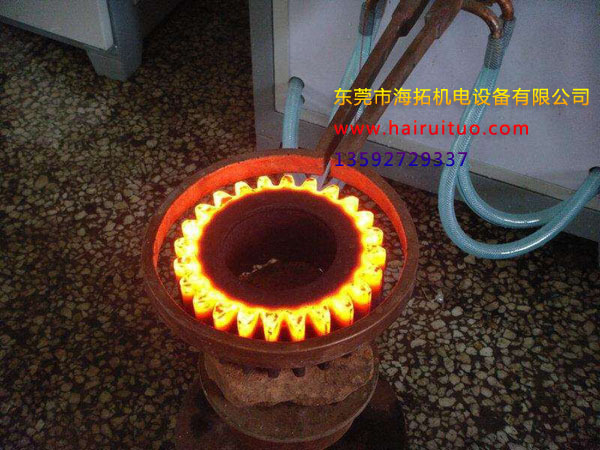 冷噴冷卻方式式齒條高頻淬火機(圖1)