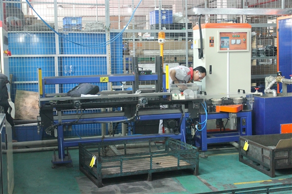 臥式淬火機(jī)床-便捷簡易操作(圖2)