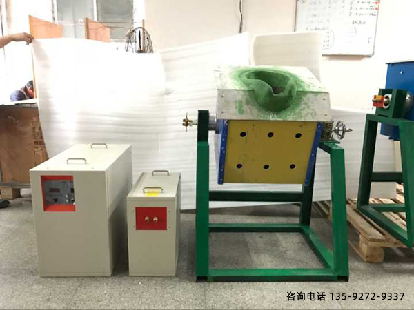 節(jié)能中頻爐-維修保養(yǎng)時(shí)需注意的事項(xiàng)