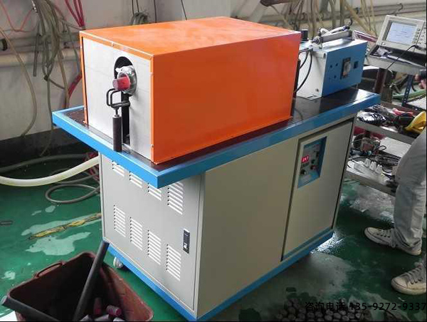 中頻感應(yīng)爐-可分為機(jī)械設(shè)備和電氣設(shè)備兩大部分(圖1)