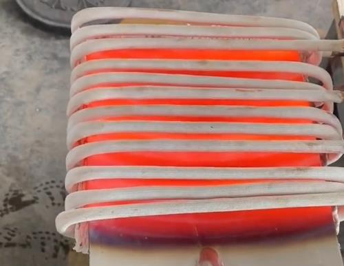 高頻加熱設(shè)備對(duì)揚(yáng)鏟鐵鍬加熱淬火退火熱處理