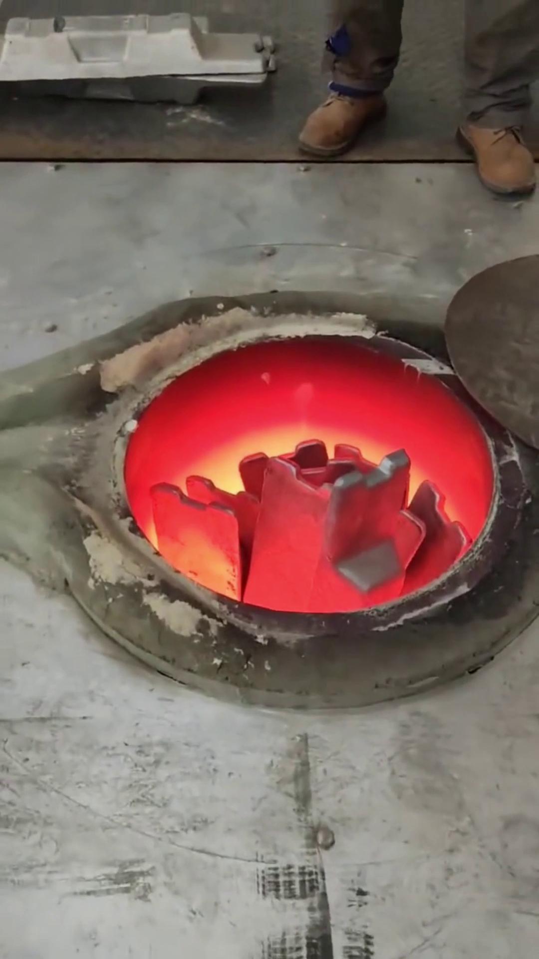 中頻熔煉爐 鋁錠熔煉設(shè)備