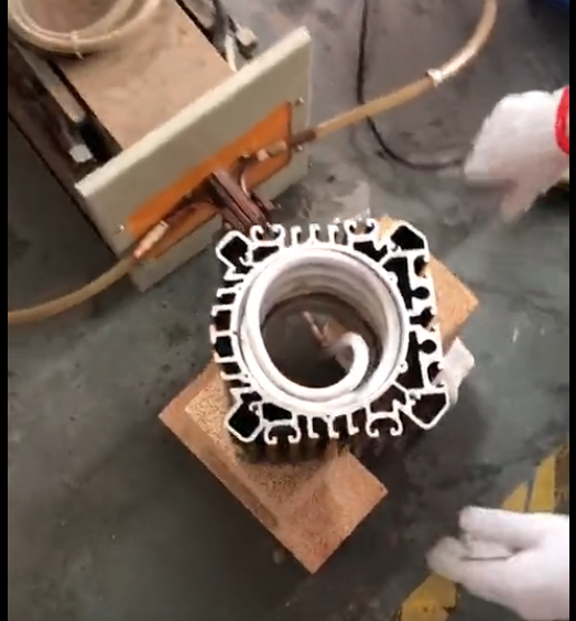 中頻感應加熱設備在電機熱裝工藝中的應用：精準控溫實現(xiàn)無應力裝配(圖4)