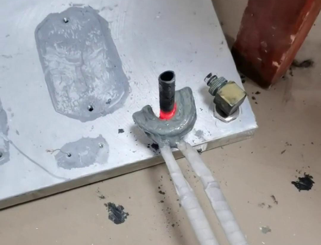 ?感應(yīng)加熱具有許多優(yōu)點(diǎn)，如加熱速度快、加熱均勻、可控性強(qiáng)等