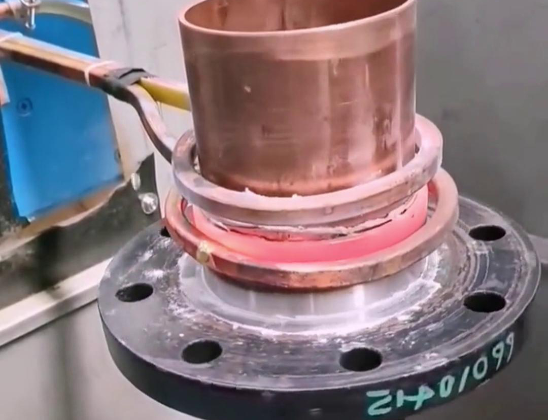 高頻焊接技術(shù)廣泛應(yīng)用于各種領(lǐng)域，如金剛石圓鋸片、硬質(zhì)合金刀具、變壓器銅線、電機(jī)銅線銅排、汽車管件等的焊接