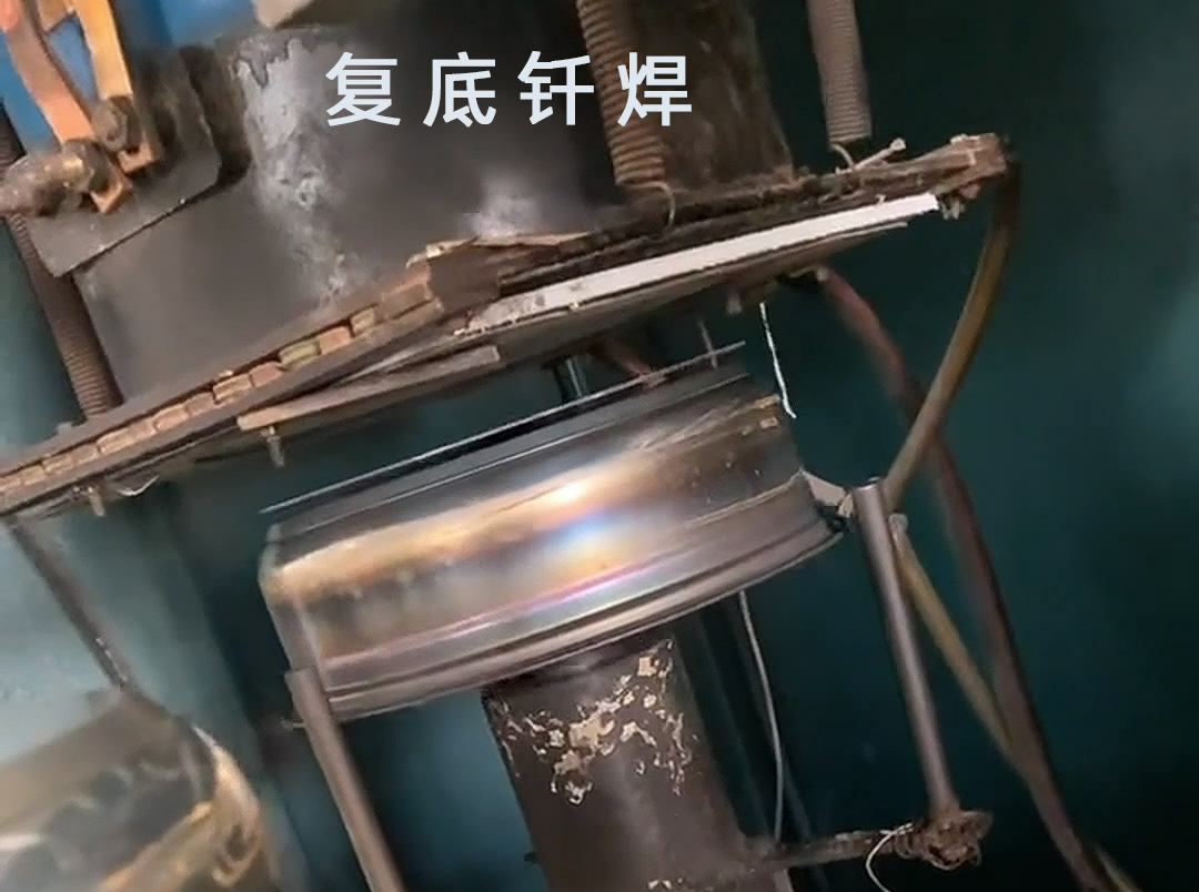 高頻釬焊機(jī)、水壺釬焊機(jī)和發(fā)熱盤釬焊/焊接都是涉及到金屬連接技術(shù)的專業(yè)領(lǐng)域