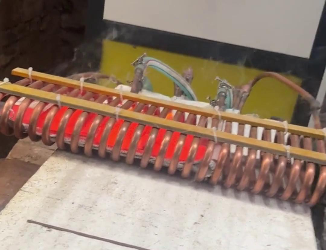 海瑞拓高頻退火機(jī)+U型線圈+輸送帶的棒料加熱退火半自動(dòng)化方案(圖3)