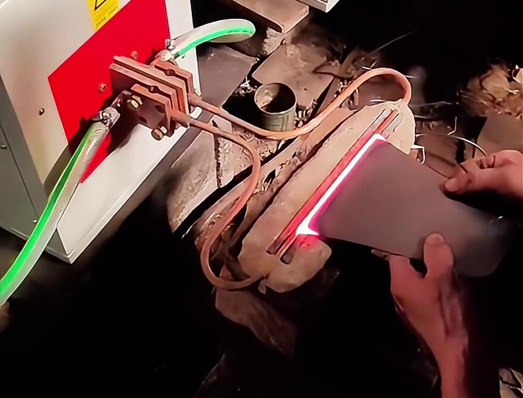 刀口刃口淬火熱處理，就選超高頻淬火機(jī)