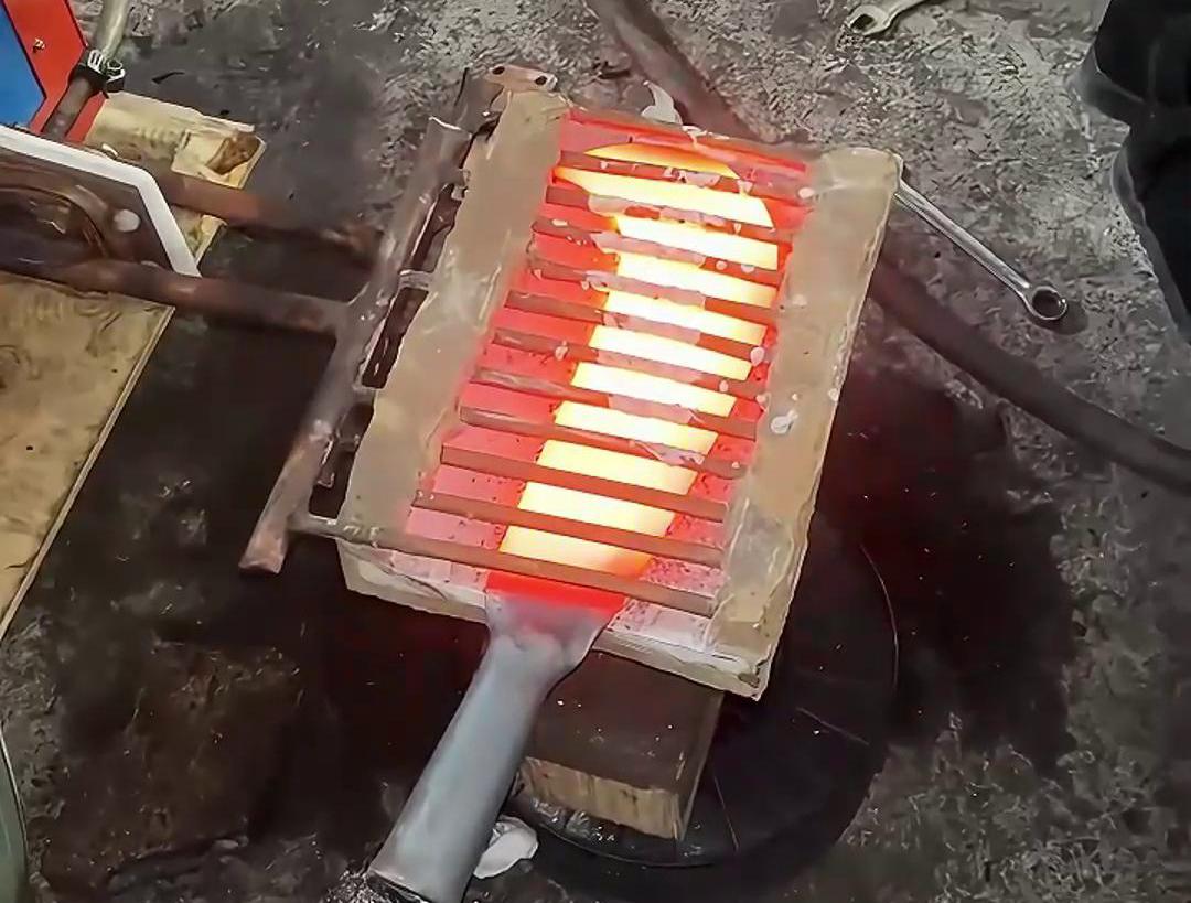 超高頻感應(yīng)加熱機(jī)具有完成刀具淬火、退火、回火、正火等熱處理工藝的能力