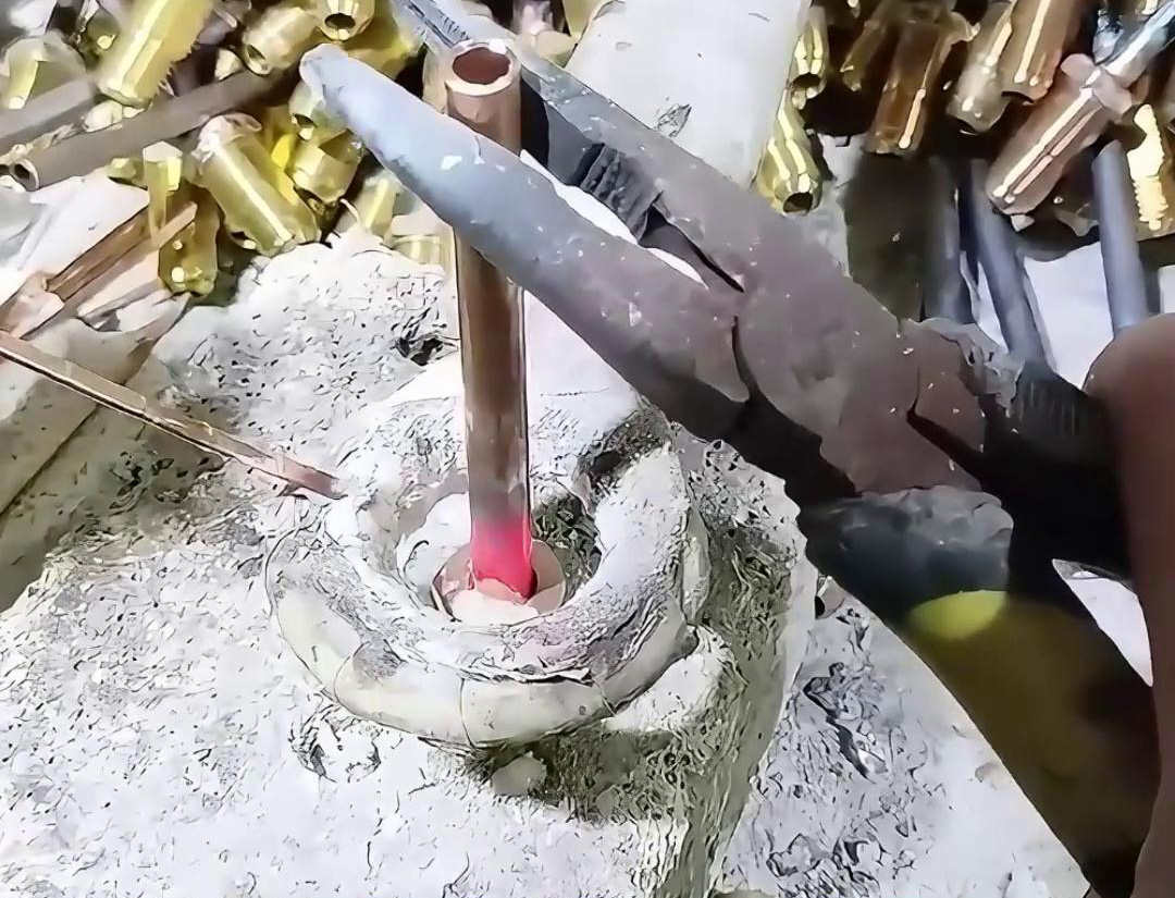 高頻釬焊機(jī)加熱速度快、焊接強(qiáng)度高、密封性好 銅件焊接好幫手