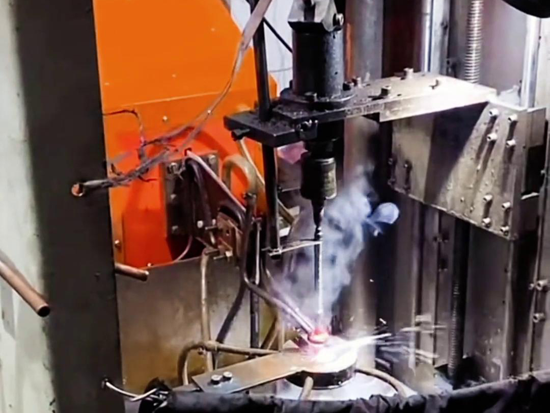 超高頻淬火機床適合做精密的小軸產品淬火熱處理