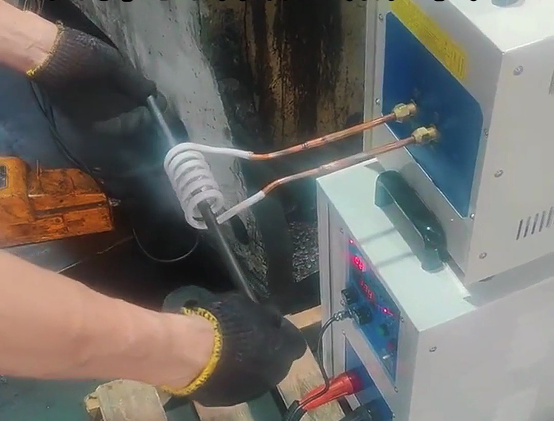 一種結(jié)合高頻感應(yīng)加熱與沖壓成型的高效金屬加工技術(shù)