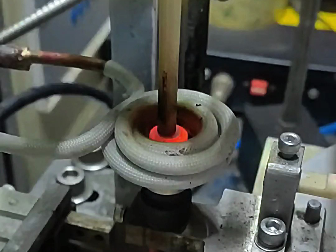 銅銀點(diǎn)觸點(diǎn)高頻自動(dòng)化焊接設(shè)備：精密制造的核心解決方案