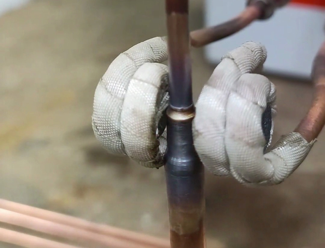 這種焊接方法你知道嗎？高頻焊接設(shè)備無焊點(diǎn)焊接銅管全過程