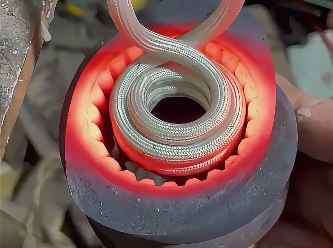 海瑞拓高頻淬火機(jī)：內(nèi)齒輪淬火熱處理的精準(zhǔn)解決方案，安全操作是工藝前提