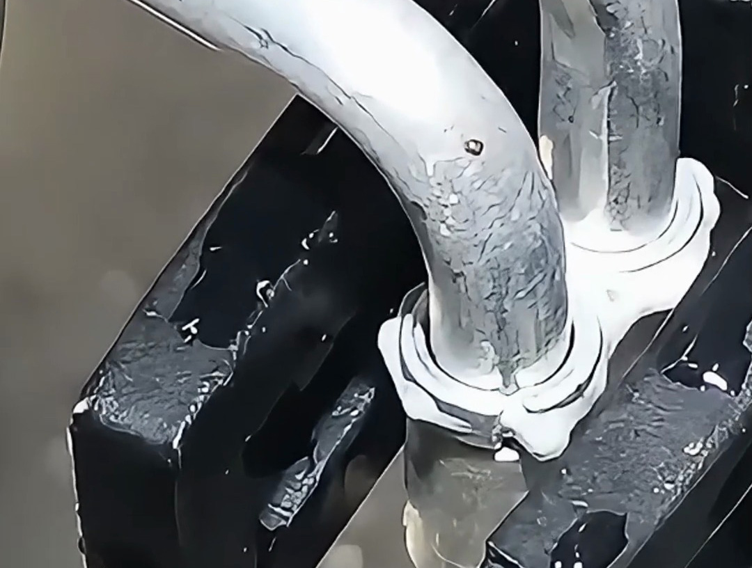 海瑞拓手持式高頻焊機(jī)：制冷設(shè)備鋁管焊接的自動(dòng)化革新實(shí)踐