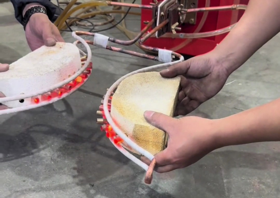 超高頻加熱爐同時加熱多工件，工業(yè)加工新選擇！