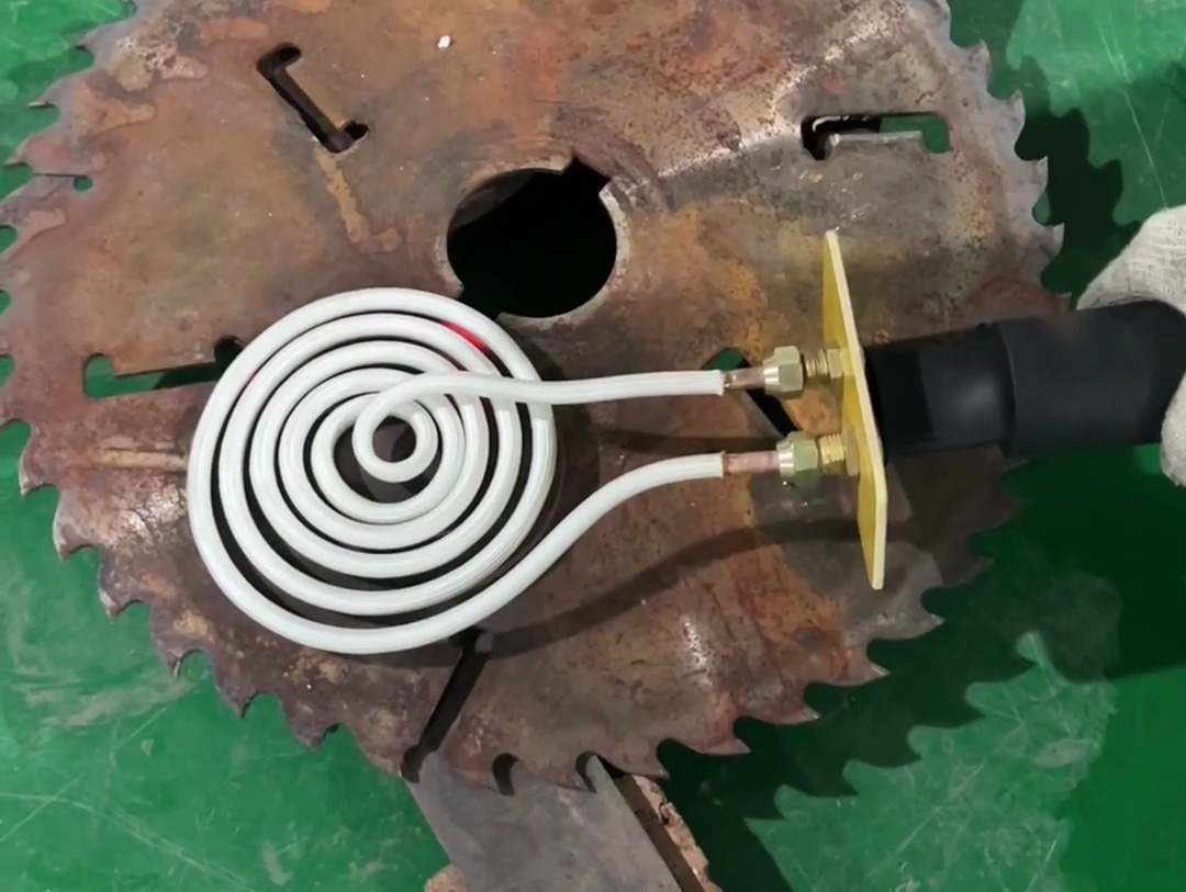 平面加熱要靈活高效？可以選擇手持式感應加熱設備來試一試！