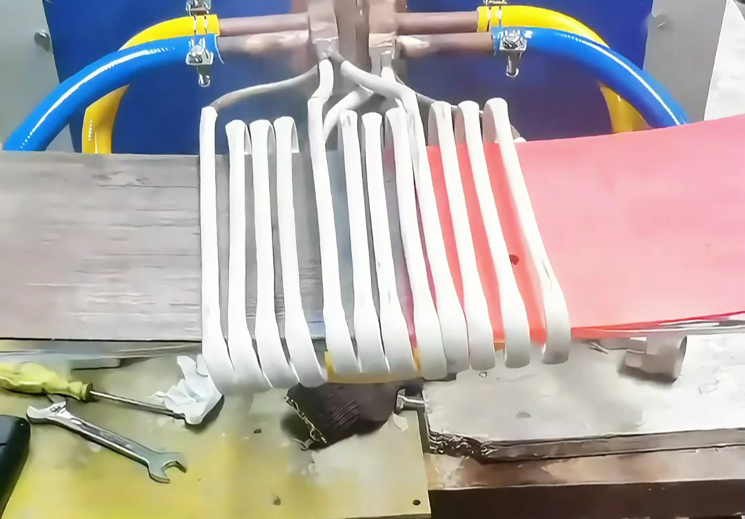 鋼板支撐架提質(zhì)關(guān)鍵：海瑞拓超高頻淬火機(jī)的薄邊熱處理之道(圖2)