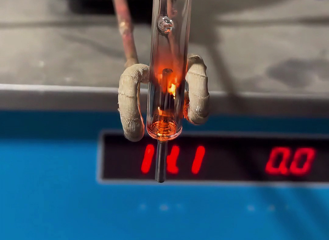 高頻加熱機能隔著玻璃加熱里面的金屬嗎，答案是肯定可以