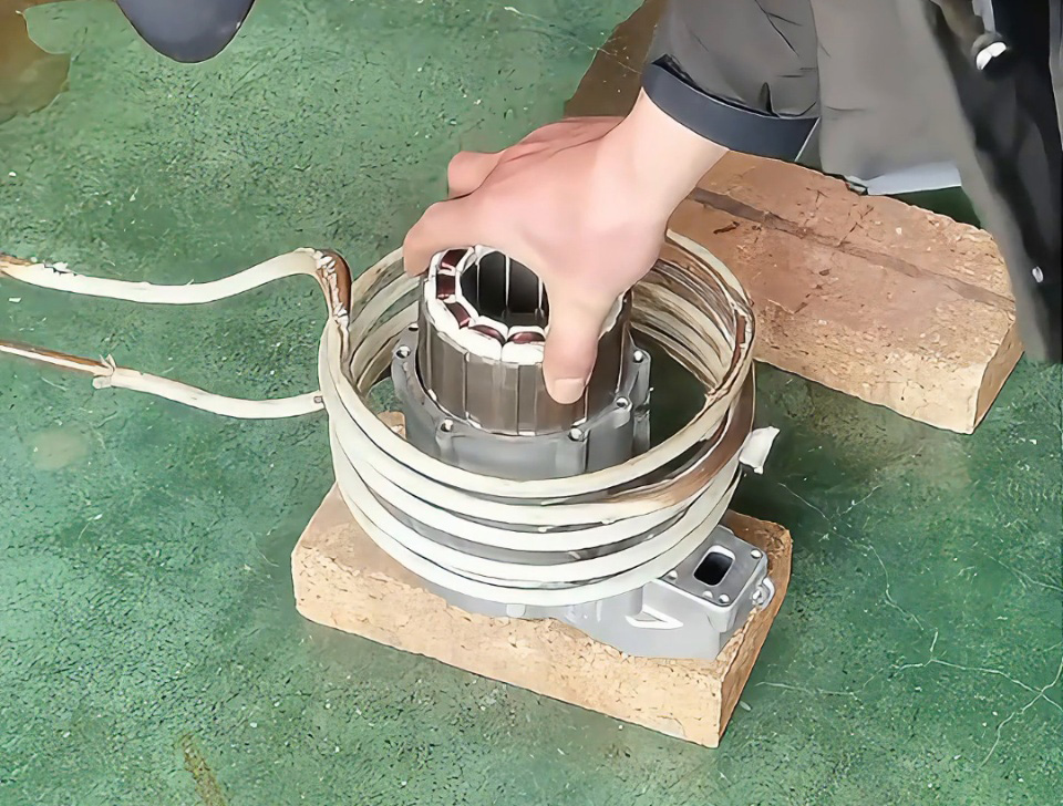 新能源電機(jī)熱裝配核心利器！海瑞拓高頻加熱機(jī)，精準(zhǔn)高