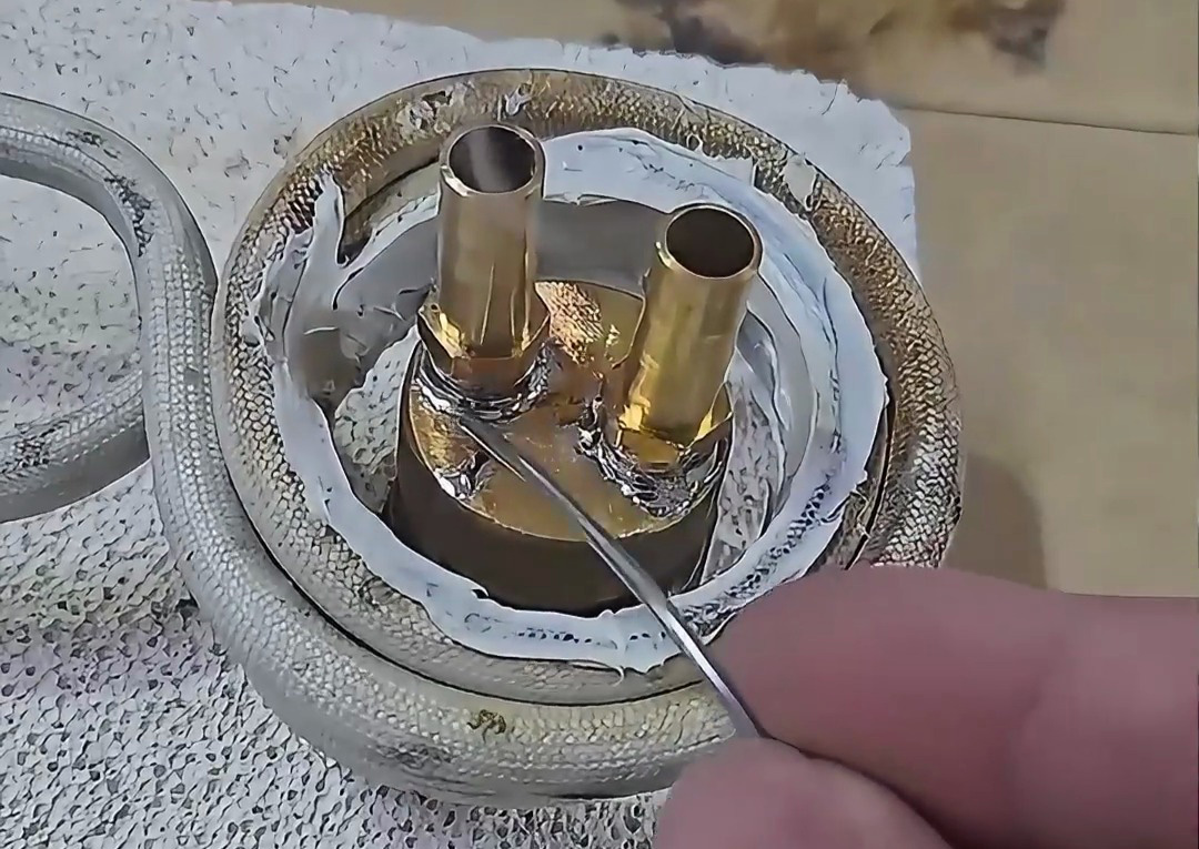 黃銅接頭焊錫灌錫提速！海瑞拓高頻焊機(jī)，2秒升溫新手