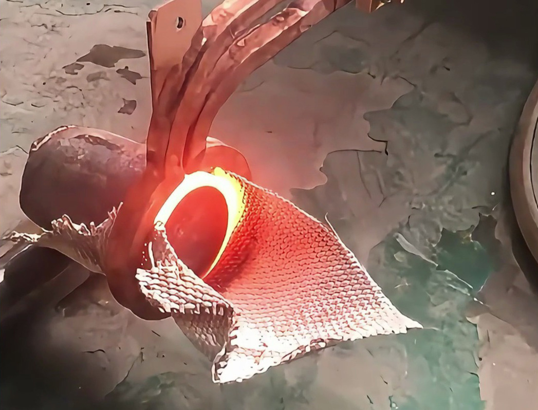  75mm實心棒料透熱神器！海瑞拓中頻感應(yīng)加熱設(shè)備