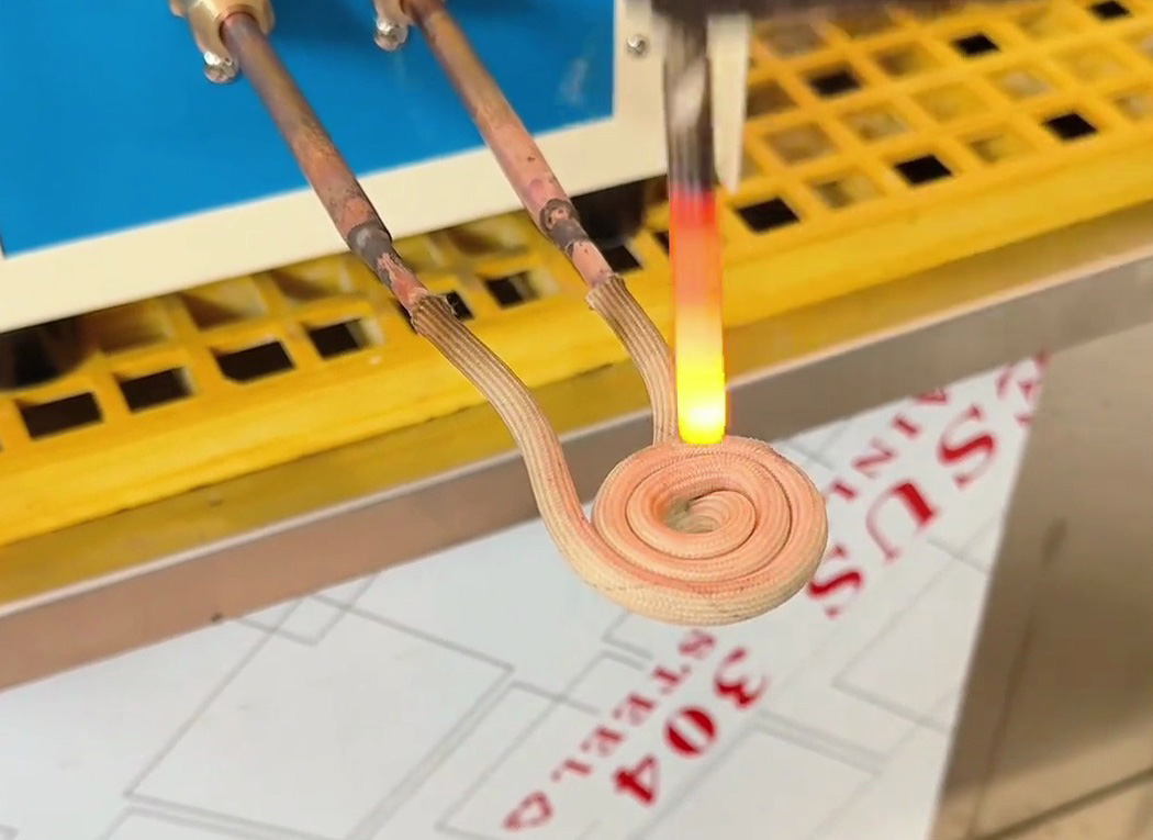 220V高頻加熱機不單指適合鉆頭熱取合金 也可以用來淬火退火熱處理