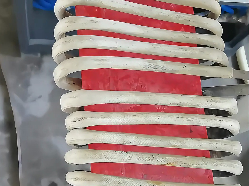 又有師傅入手感應(yīng)加熱設(shè)備打鐵！為啥打鐵匠都愛用它加熱金屬