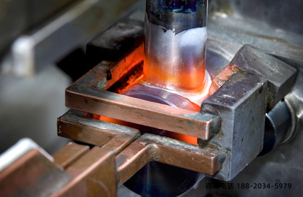 雙頻齒輪感應(yīng)淬火生產(chǎn)線是如何工作的？(圖1)