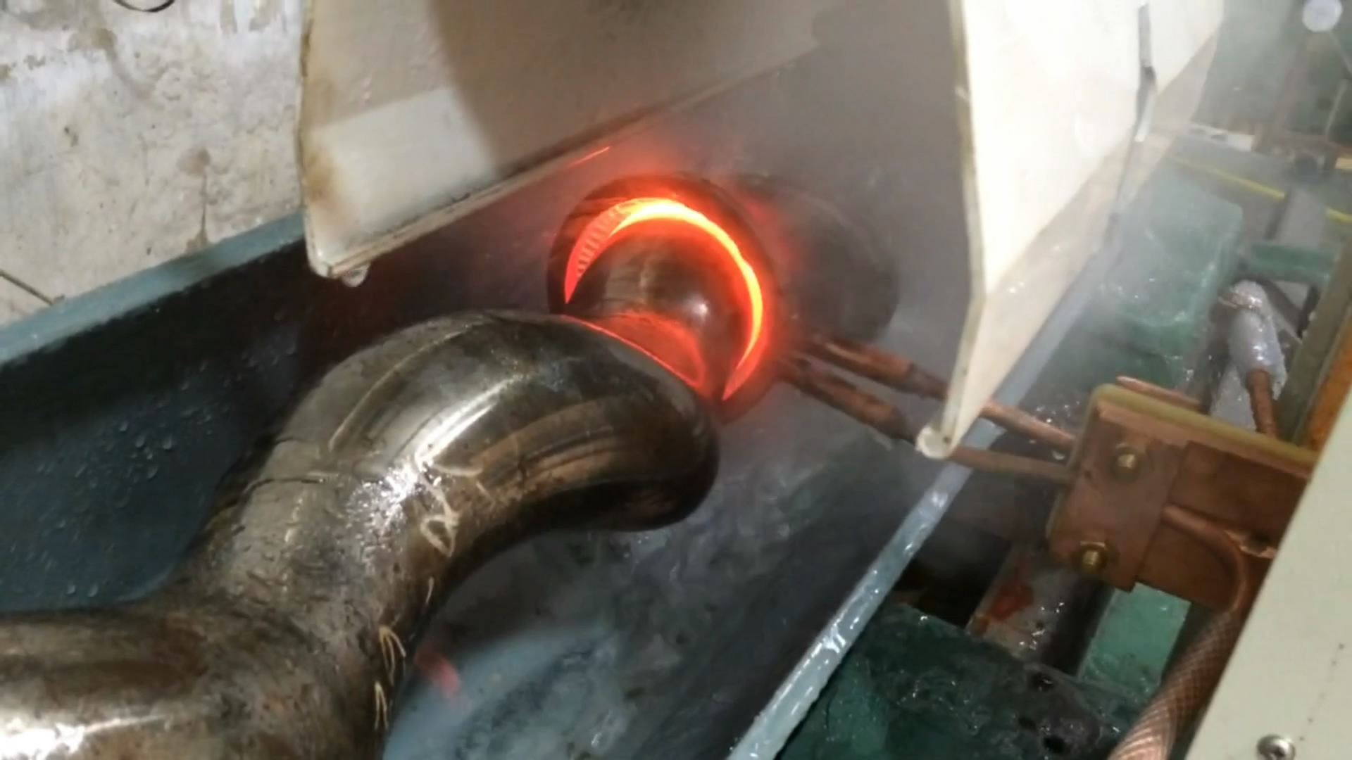 高頻加熱機對滾軸表面淬火，軸淬火用高頻淬火設備