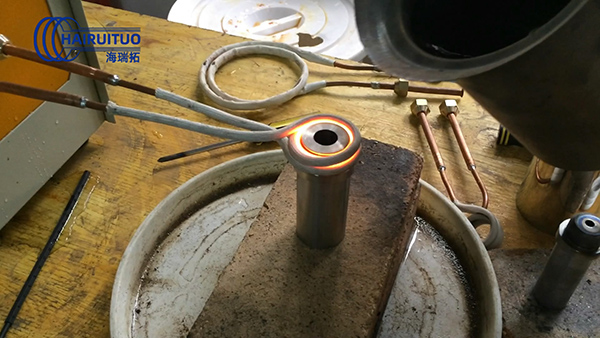 高頻淬火設備對軸類表面局部淬火