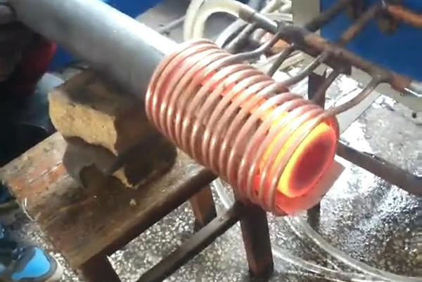 在感應(yīng)加熱螺旋管與銅管時(shí)，電流頻率如何選擇？