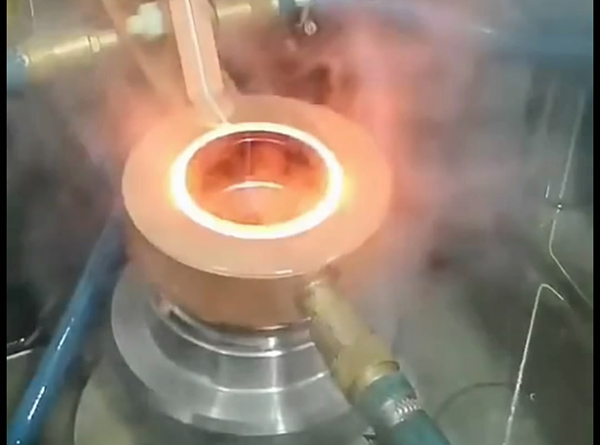 使用淬火機床的時候一定要注意安全問題(圖3)