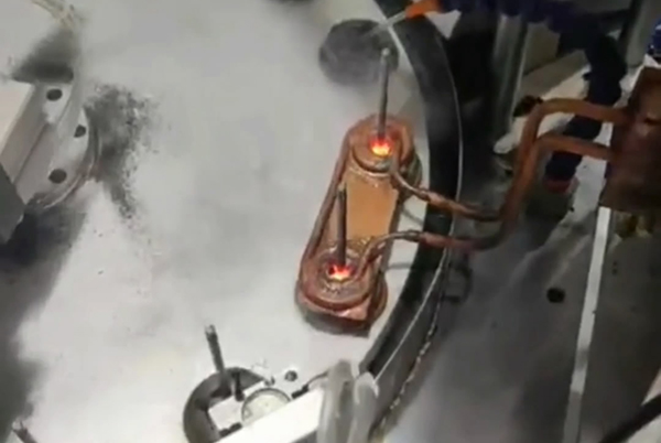 高頻釬焊機(jī)，自動(dòng)化高頻焊接銅管