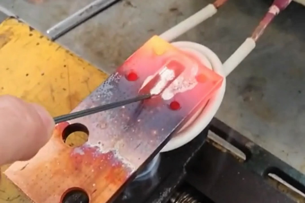 分析低端感應加熱設(shè)備給企業(yè)帶來損失