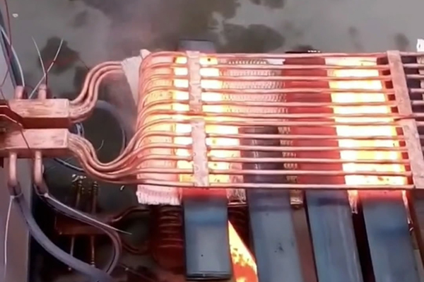 鋼板批量加熱用超音頻感應加熱設(shè)備