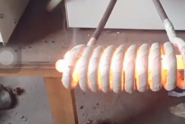 棒料加熱用高頻感應加熱設(shè)備 ，一秒加熱800度