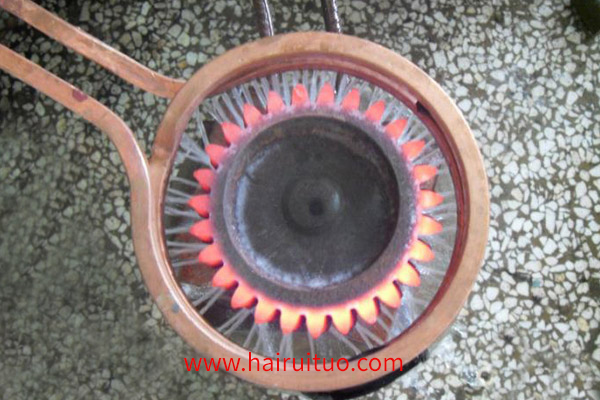 傳動齒輪淬火機床-高頻淬火加熱溫度均勻(圖1)