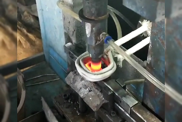 什么是中高頻感應(yīng)加熱機，中高頻感應(yīng)加熱機的特點是什么？